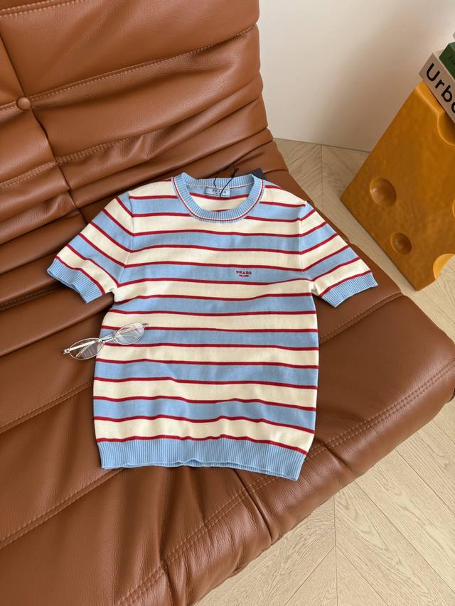Red and blue C new style super refreshing red and blue striped knitted tops Red
