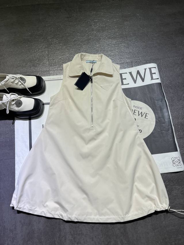 Pp Prad* Prada 25 early autumn new white pure cotton half zip lapel sleeveless m