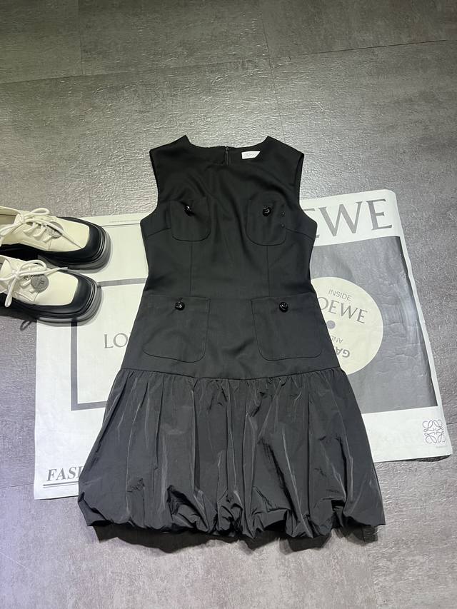Dio* Dior patchwork dress is out, wear it alone in summer, and wear it as a base