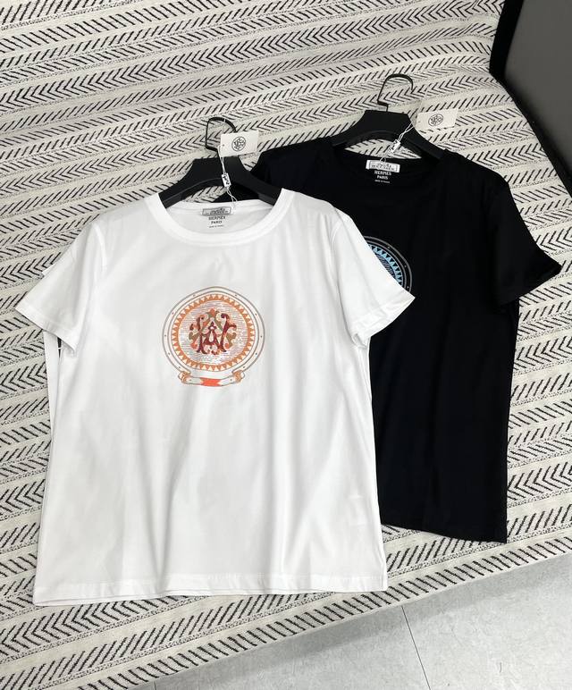 25Ss Early spring new Hermes simple logo logo letter print T-shirt! Highly recom