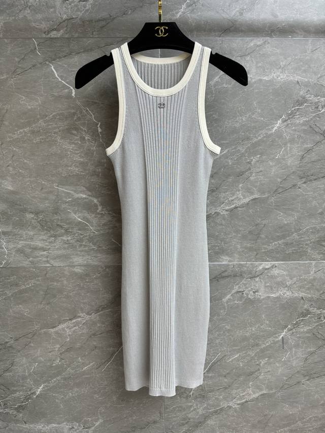 High version is out! Xiangjia color matching knitted vest dress 2025 beach serie