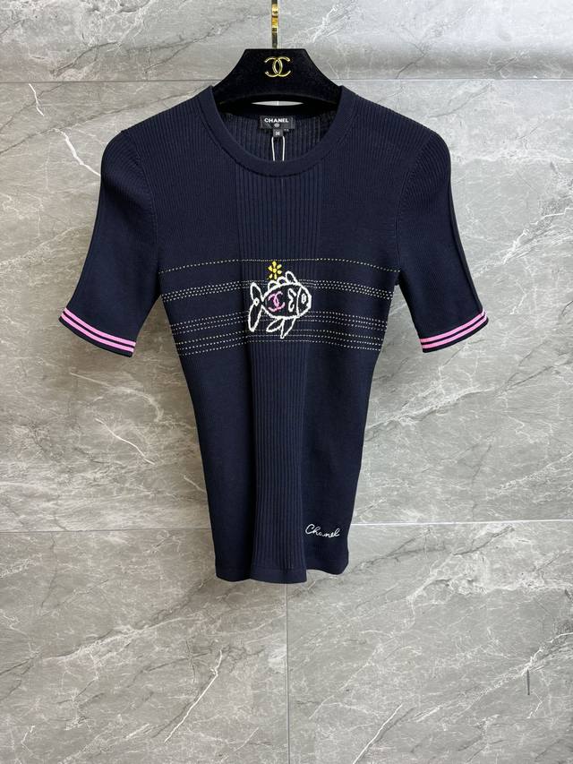 High version is out Xiangjia small fish knitted short sleeve 2025 early spring v