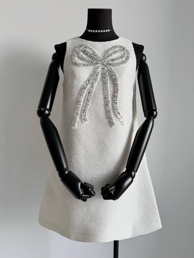 Zy A beautiful rhinestone bow dress that is worth buying without any hassle Sml
