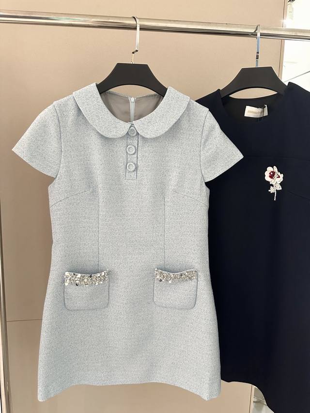 Jorya's new salt water blue dress, a fashionable top student with full transpare