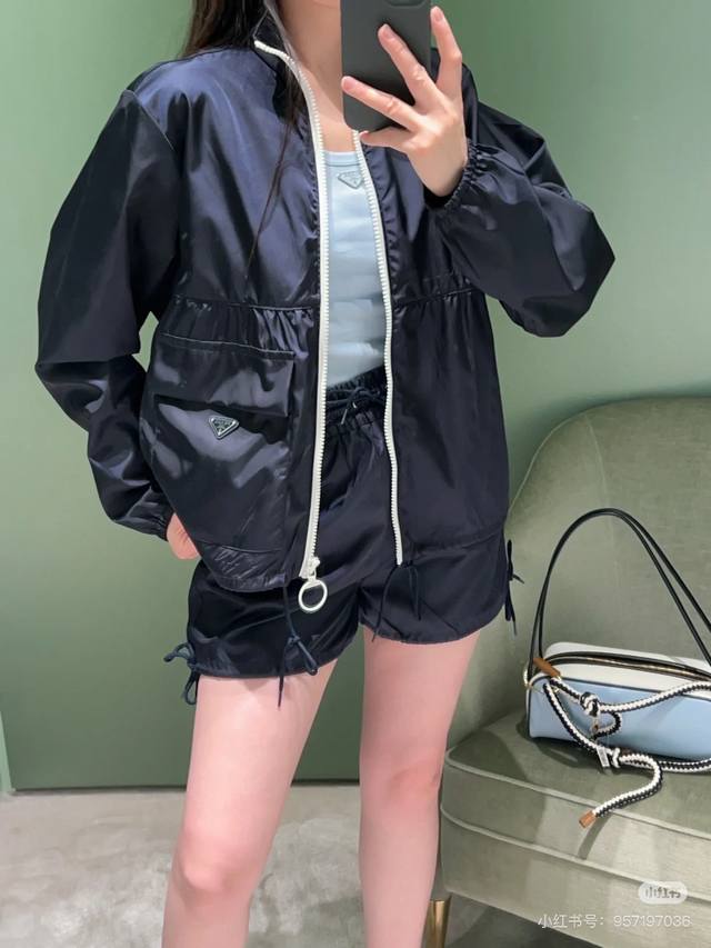 Jacket Prad* 25Ss Spring and Summer new triangle label double pocket zipper sun