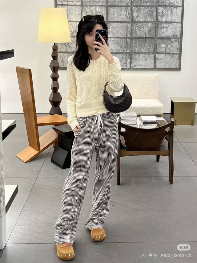Celine25 new classic retro plaid trousers. Original high-end product with white