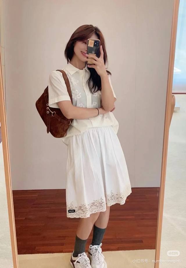 Miumi*25Ss new spring and summer French lace skirt. Original development! High-e