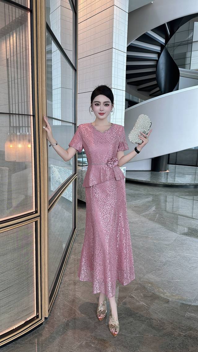Dress New model recommendation, high-end lace fishtail dress, elegant and slim f