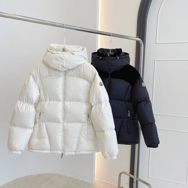 Item No. 032061 Moncler new product Meandre short women's down jacket jacket sil