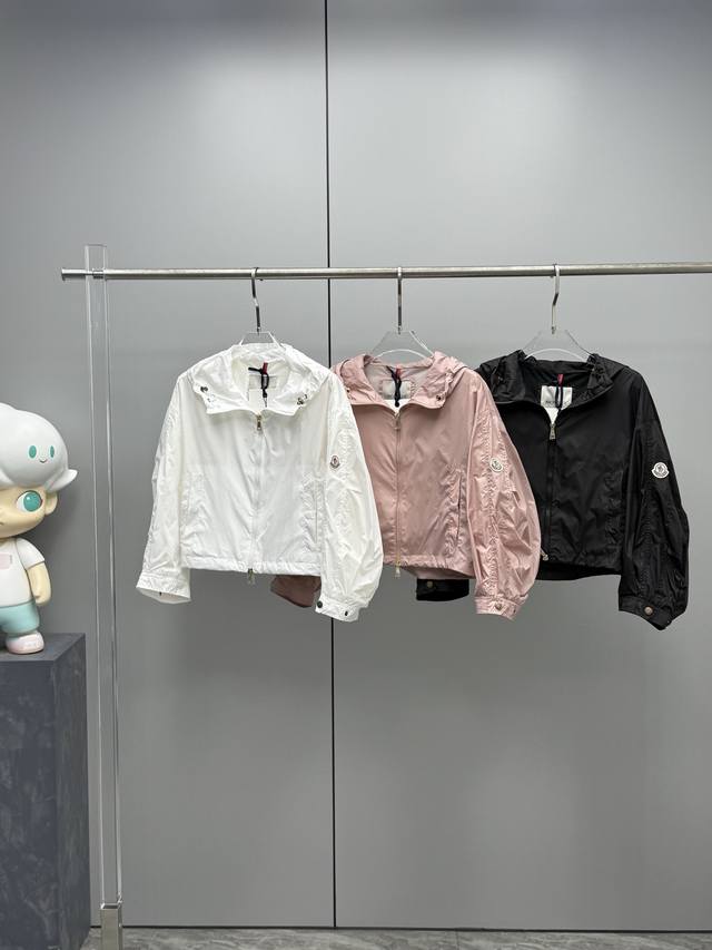 Item No. 052015 New Moncler Spring and Summer New Vizille Women's Hooded Lantern
