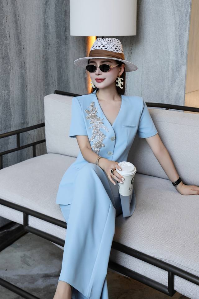 suit New elegant heavy beaded suit, romantic and moving, very beautiful and dura