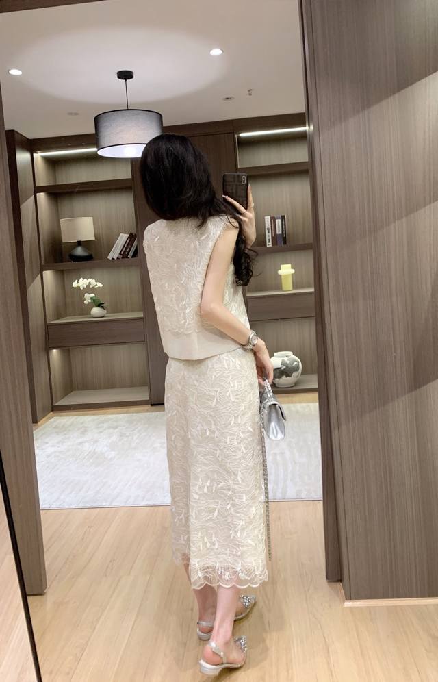 suit new style, high-end lace stitching, age-reducing, fashionable and elegant s