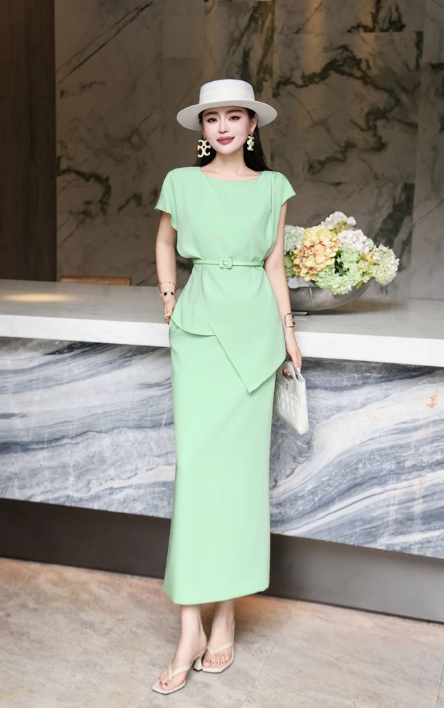 suit New fashion suit, full of femininity, perfect for all body types, three col