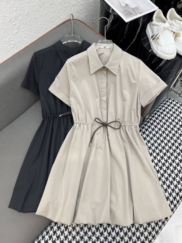 Loew* 25Ss new lapel dress with logo leather patch decoration in the back, puffy