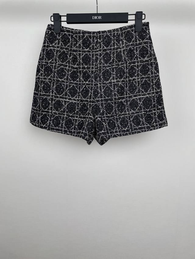 D's classic A-line shorts with rattan check pattern are retro and fashionable, h