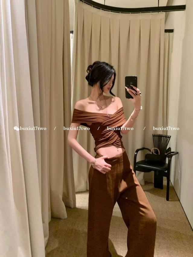Corta**25Ss One-shoulder cross-neck top + high-waisted slim-fit trousers The top