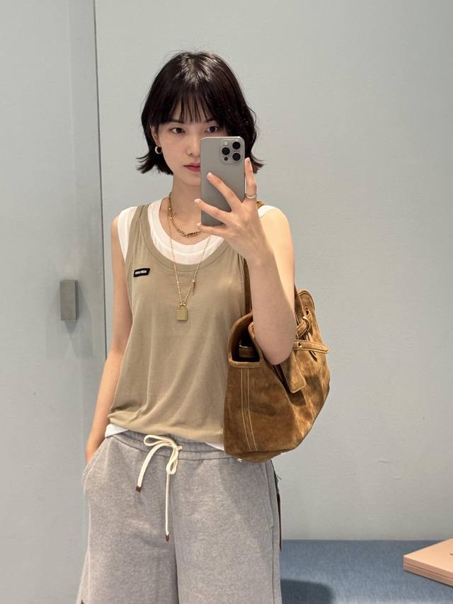 Miumi* 25Ss summer new fake two-piece contrast color decorative label sleeveless