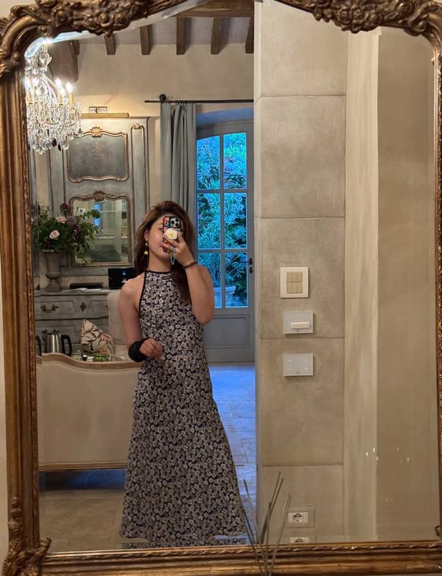 Miumi*25 new floral dress is cool, breathable, comfortable and stylish. The long