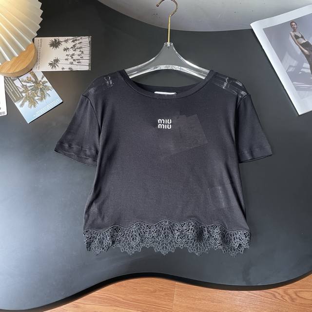 Miumiu lace splicing short T, black and white double kill classic Logo print, co