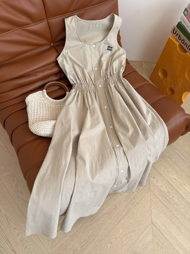 25 Spring and summer new letter logo embroidered sleeveless dress Light khaki co