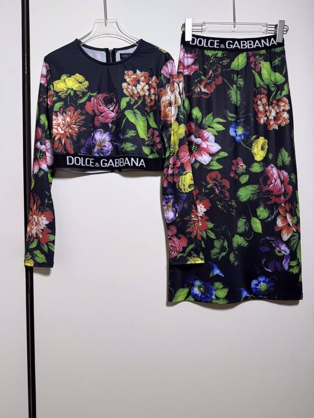 suit Dolce & Gabb*Ana Du Jia*Bana Sicily feminine passion colorful flowers seduc