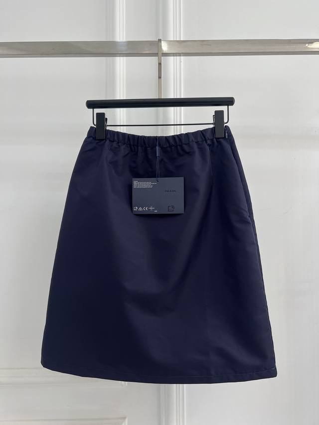 Pra0 Prada triangle logo A-line skirt with back pocket design for cool ladies Ec
