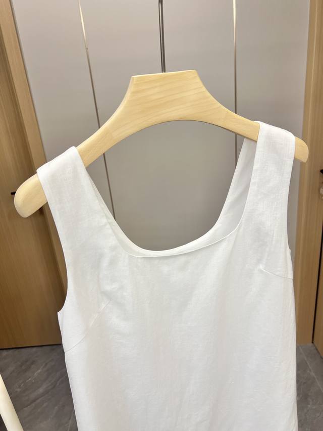 New arrival: White Moonlight Skirt~ How can you live without a little white skir