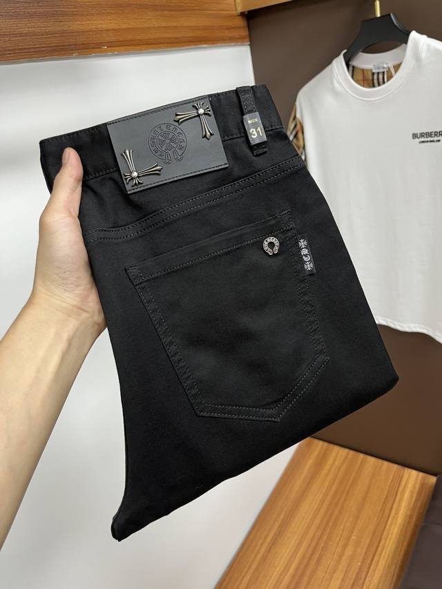 Chrome Hearts' latest jeans for summer 2025. No pressure to enter the store. Hot