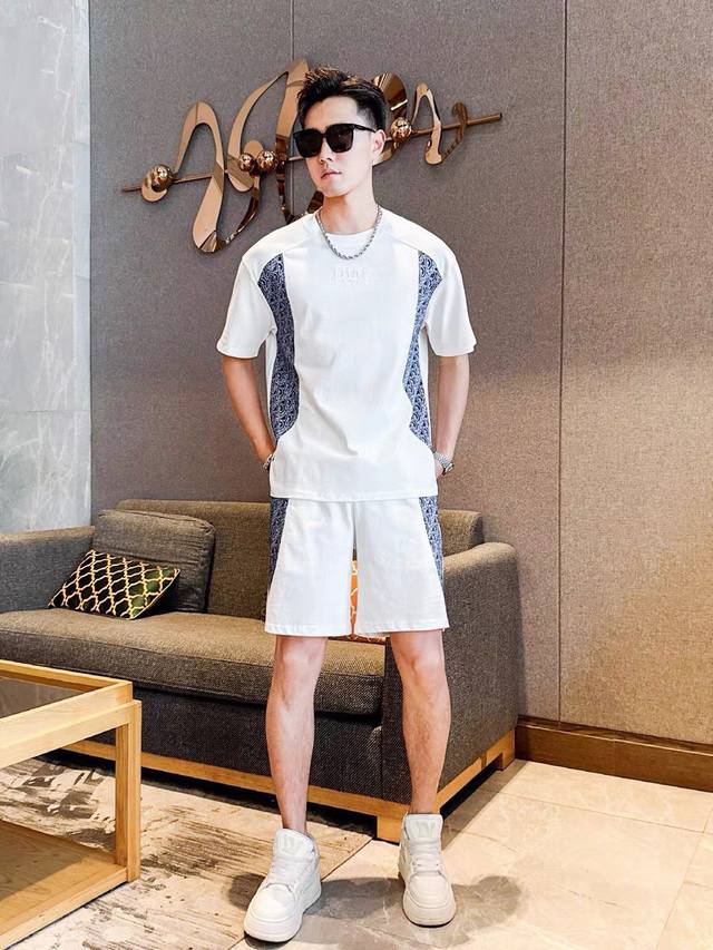 straight Dior 2025 official website same style. World-renowned luxury brand. Sum