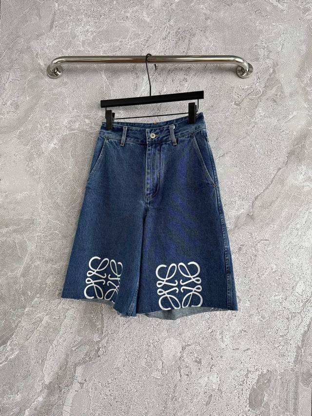 In stock Style 528P Burnt-out denim shorts We have made several styles of burnt-