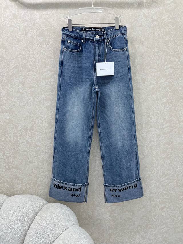 Alexander Wa*G 25 new jeans with rolled-up hems and letters on the official webs