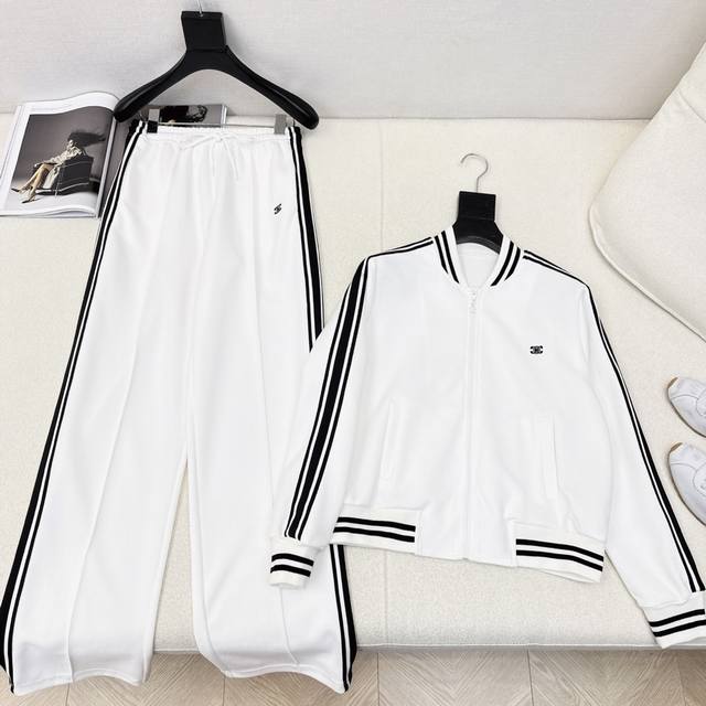 Hot sale Ce 25Ss The latest lazy essential suit for early autumn. A casual set w