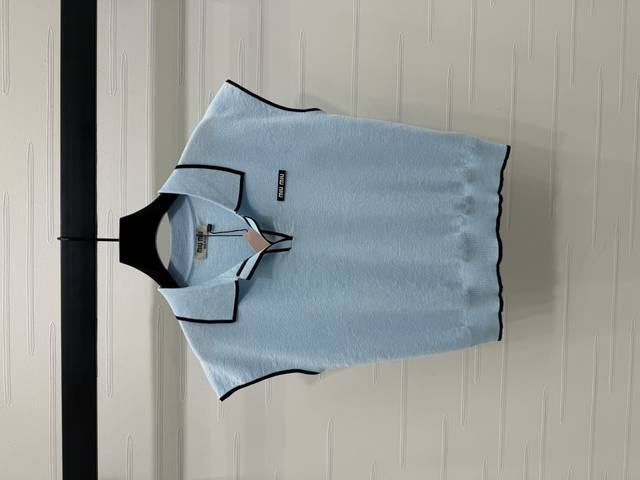 New original high-end quality Miumi*2025 spring and summer latest series! V-neck