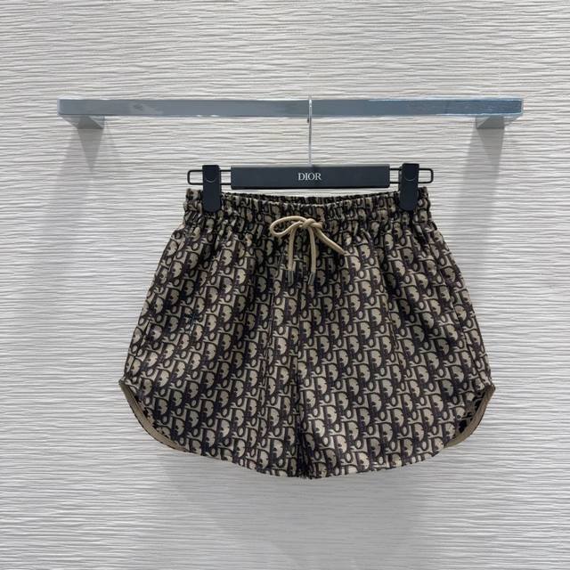 Christian Dio*R2025Ss new shorts are fashionable, low-key, luxurious and advance