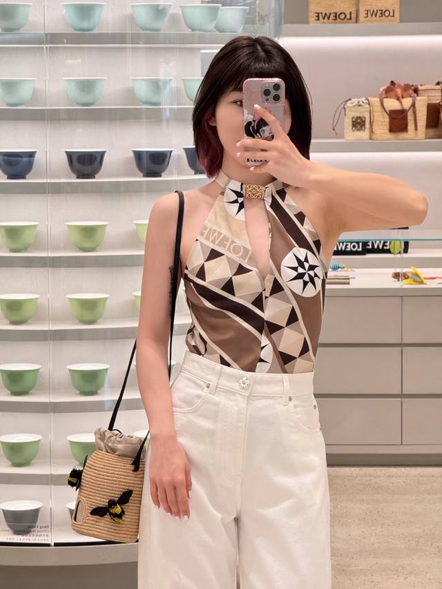 Loew*2025 Spring/Summer new geometric pattern contrast halter topحExclusively de