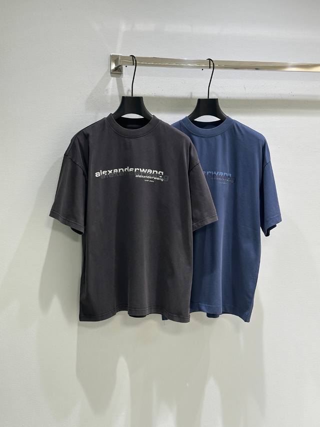 25Ss New summer style! This T-shirt has a unique fashion attitude hidden in its