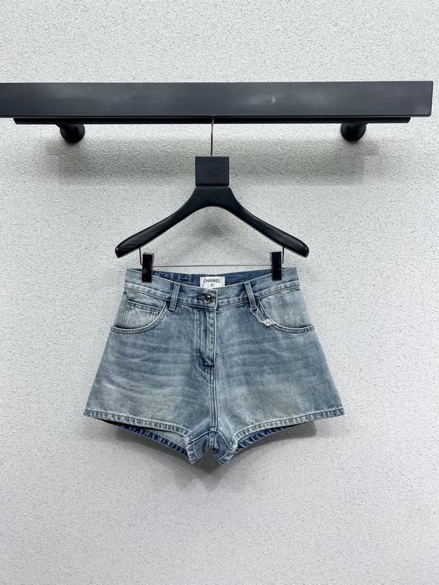 Chanel style pocket sequins high waist slim denim shorts high quality size 36.38