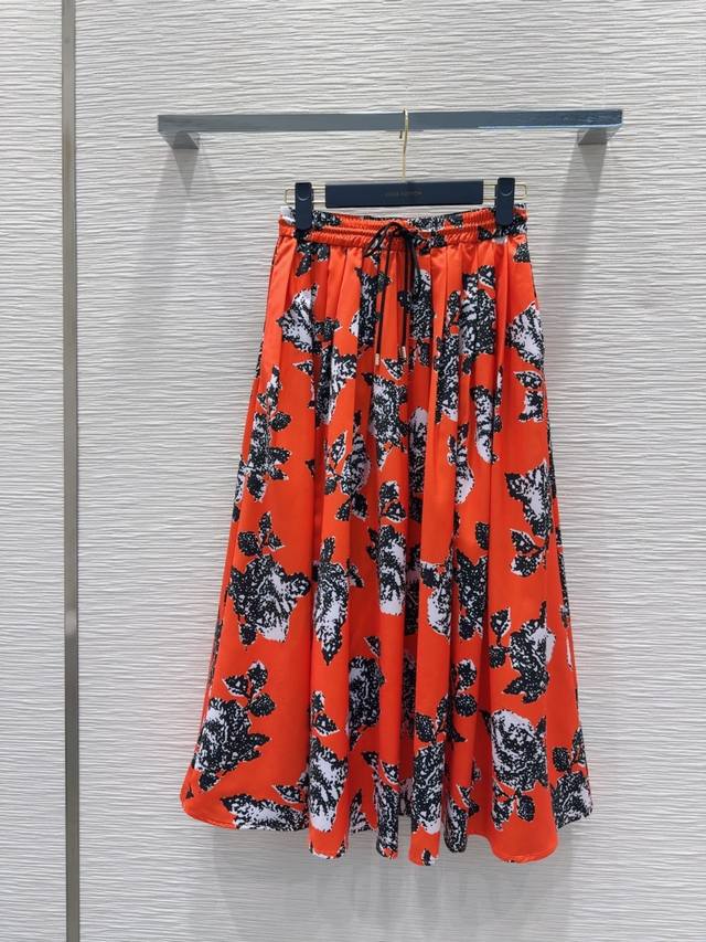 Louis Vuitto*2025Ss new skirt is fashionable, low-key, luxurious and advanced! T