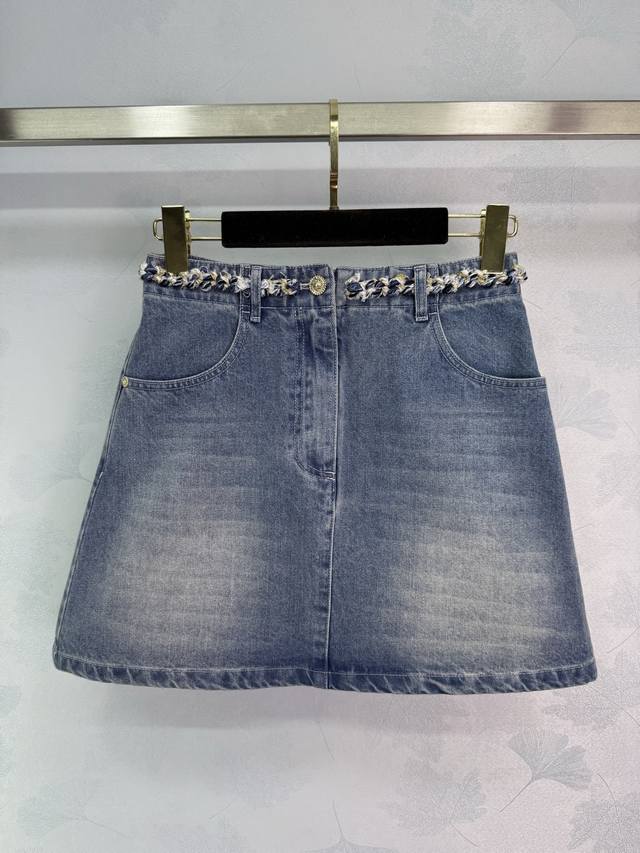 Coco Girl 25C Series, nostalgic washed denim A-line skirt! Hand-woven belt decor