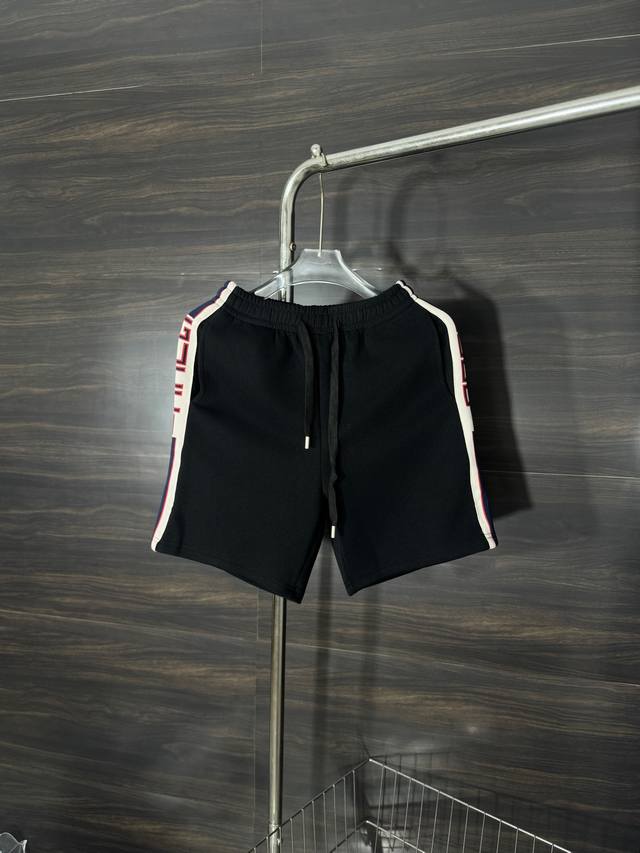 Model number: He264 Gucci-Gucci side letter webbing drawstring shorts The fabric