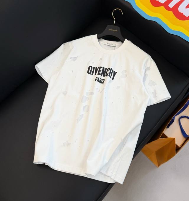 Style: D275 Givenchy Size: Smlxl