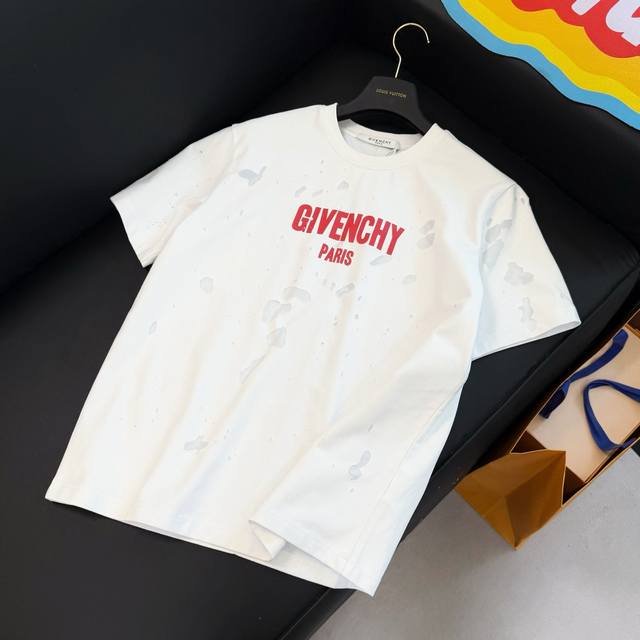 Style: D276 Givenchy Size: Smlxl
