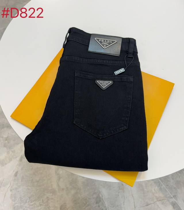 High-end quality Item number: D22 Style: Prada classic black pants Slim fit Fabr