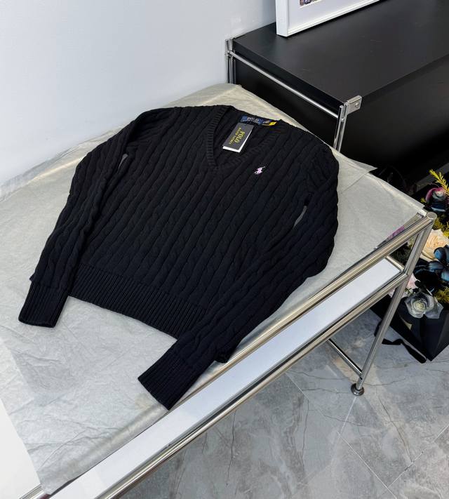 Style number: L04 Black Ralph Lauren Rl classic war horse Logo embroidered on th