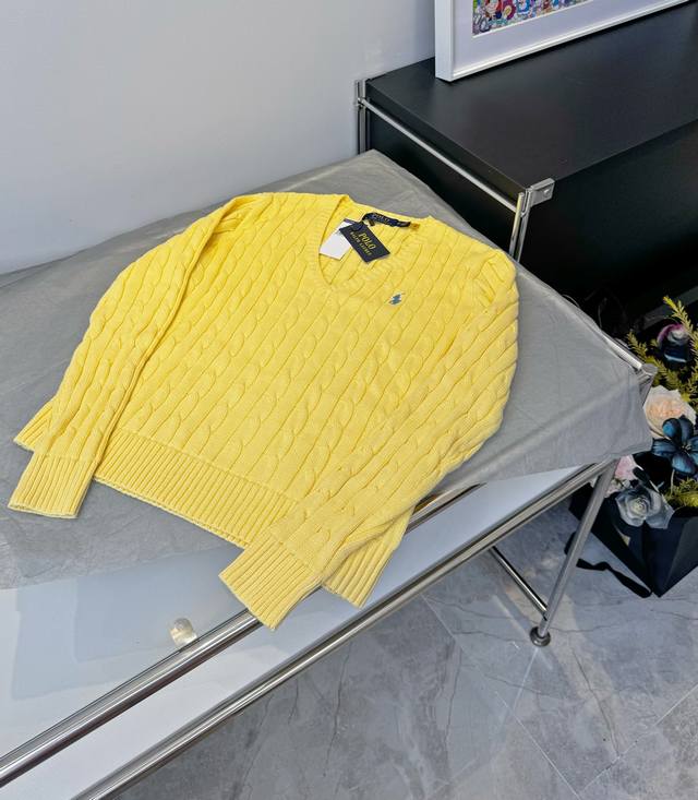 Style number: L04 Chick Yellow Ralph Lauren Rl classic war horse Logo embroidere