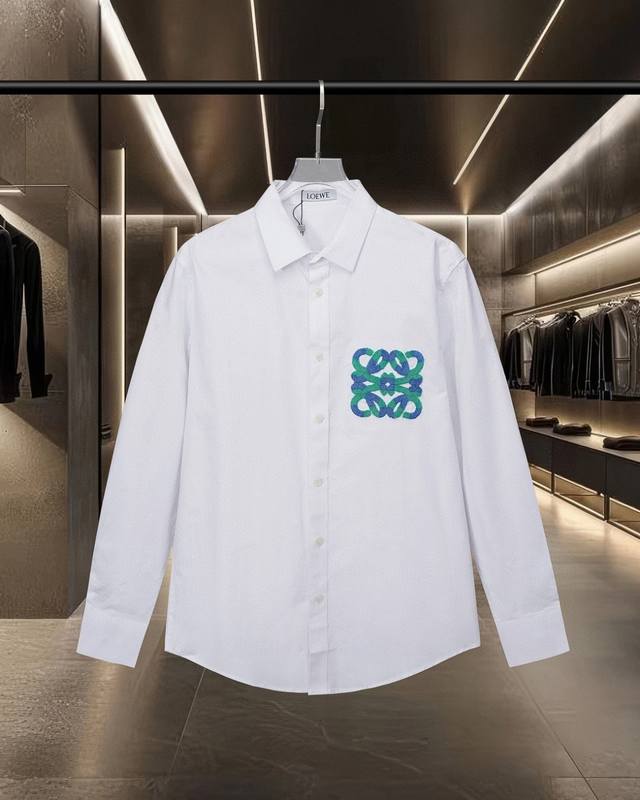 Loewe's hot-selling item is coming. Contrast color towel embroidery on the chest