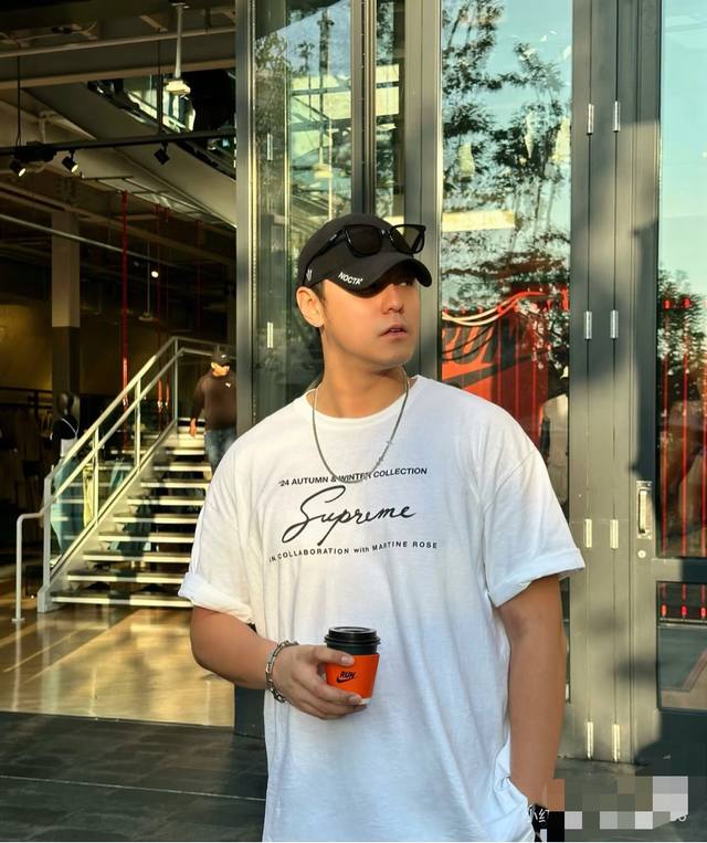 810 Supreme x Martine Rose joint model Fw24 Week4 Tee Chest Logo print pattern r