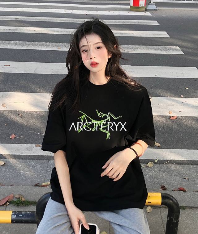 Style A235# New Arcteryx green outline overlapping letter logo short-sleeved T-s
