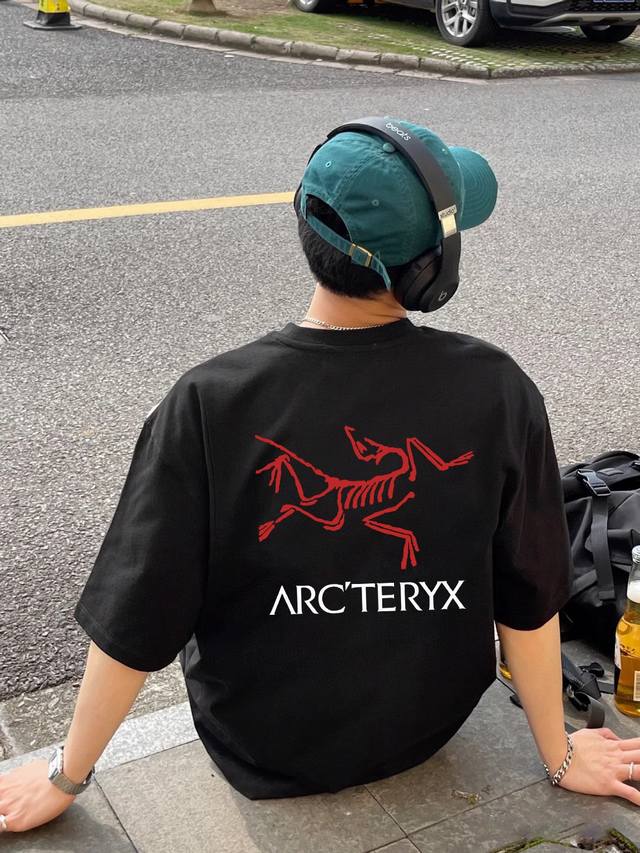 Model No. A211# Arc'teryx's latest short-sleeved T-shirt with large printed logo