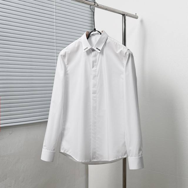 Givench* Givenchy classic metal button-down shirt with collar Size: M-4Xl Color: